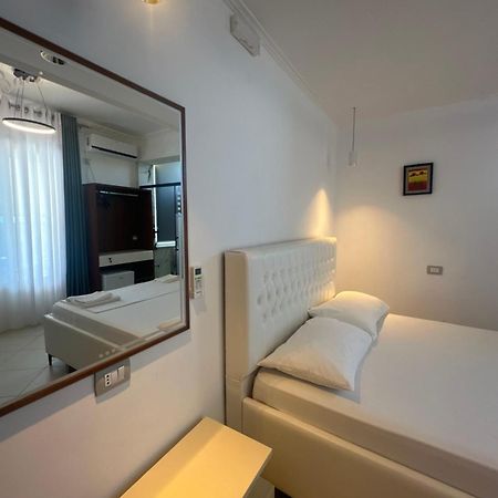 Hotel Kristal Borsh Kültér fotó