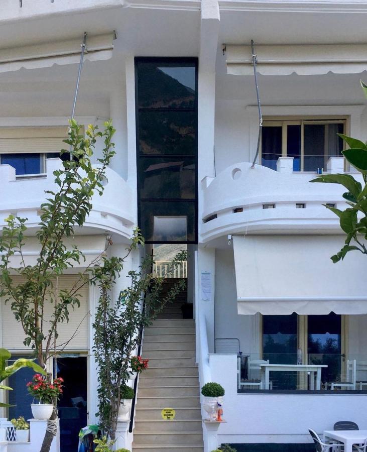 Hotel Kristal Borsh Kültér fotó