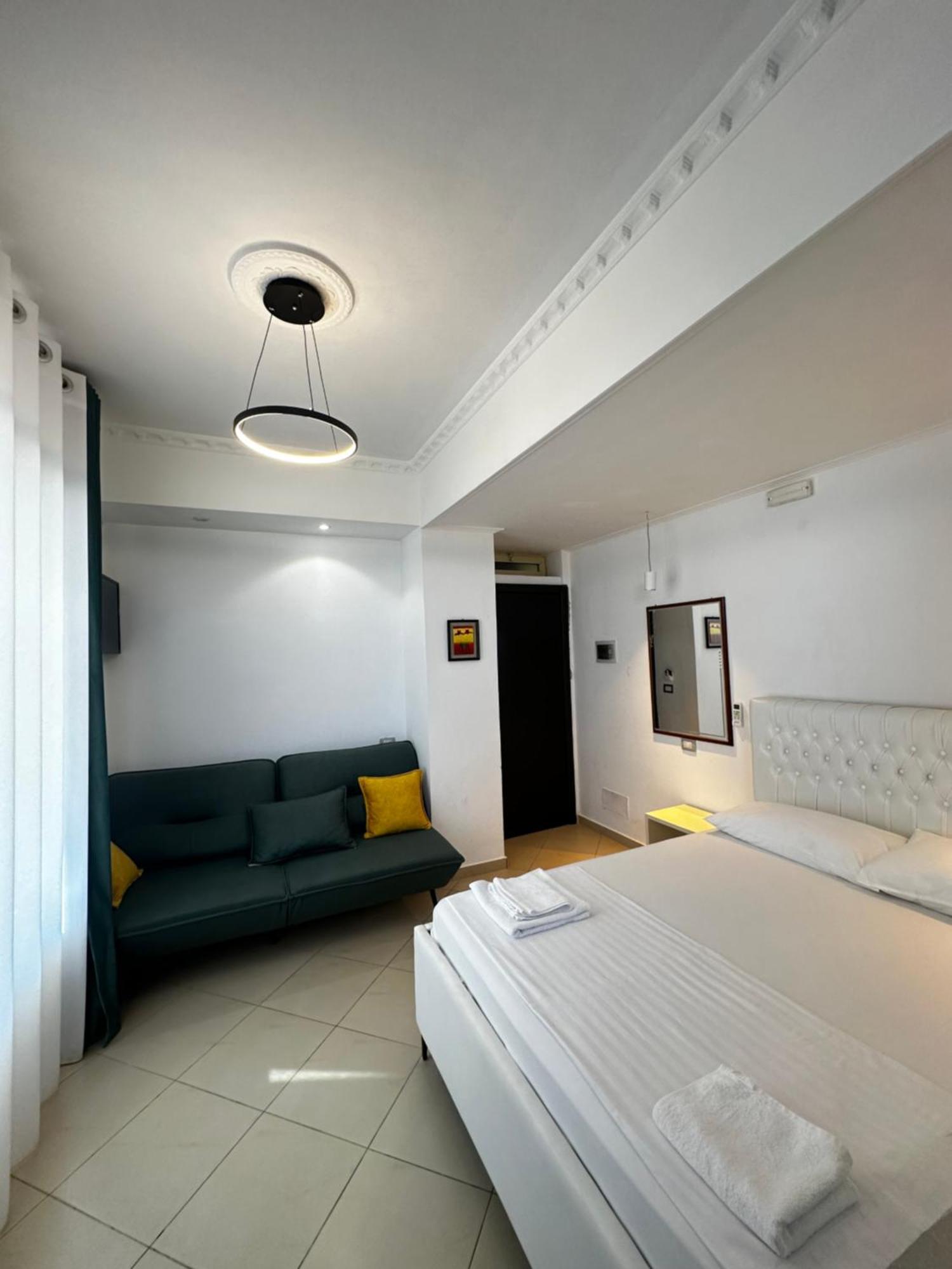 Hotel Kristal Borsh Kültér fotó
