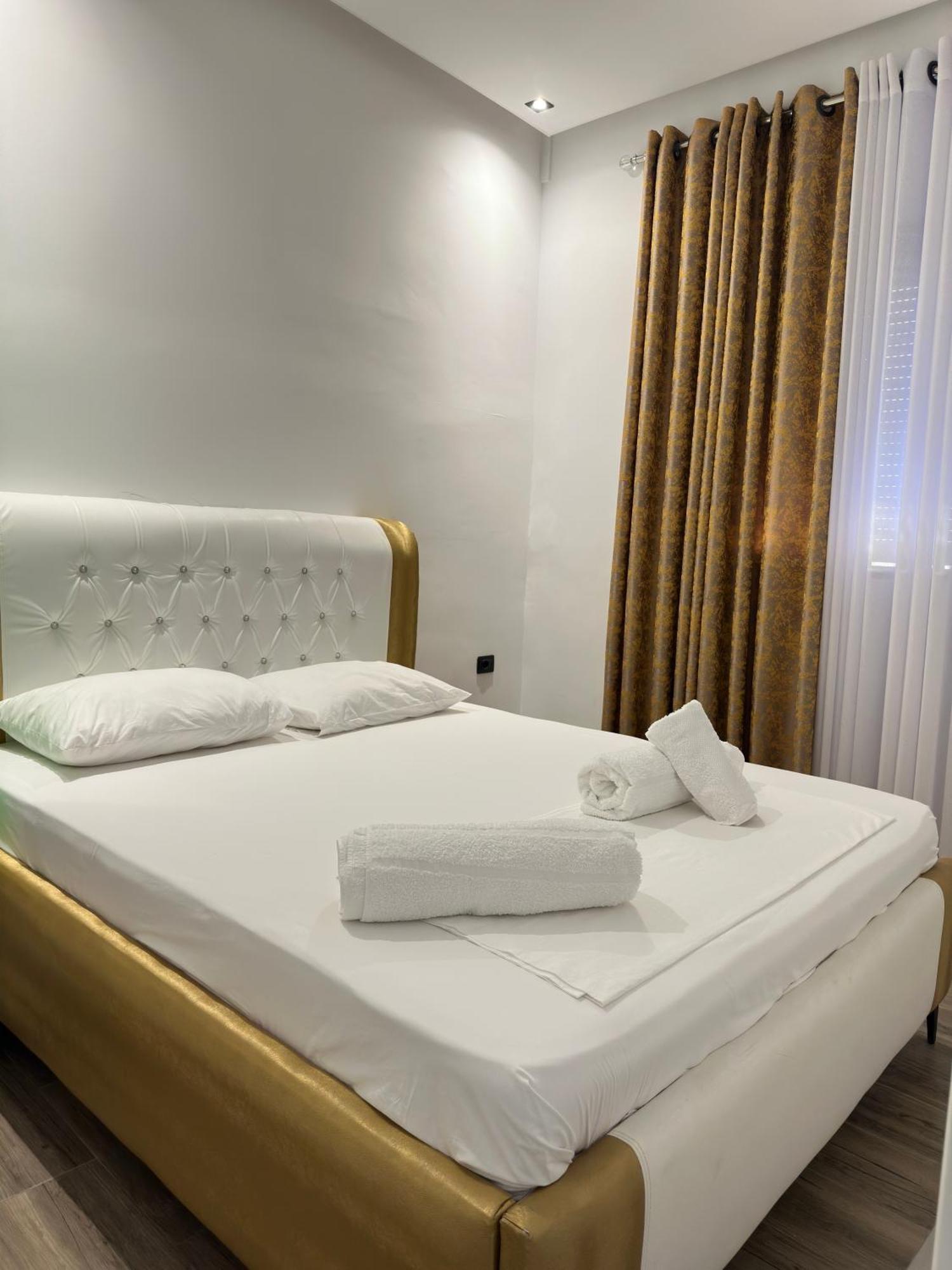 Hotel Kristal Borsh Kültér fotó
