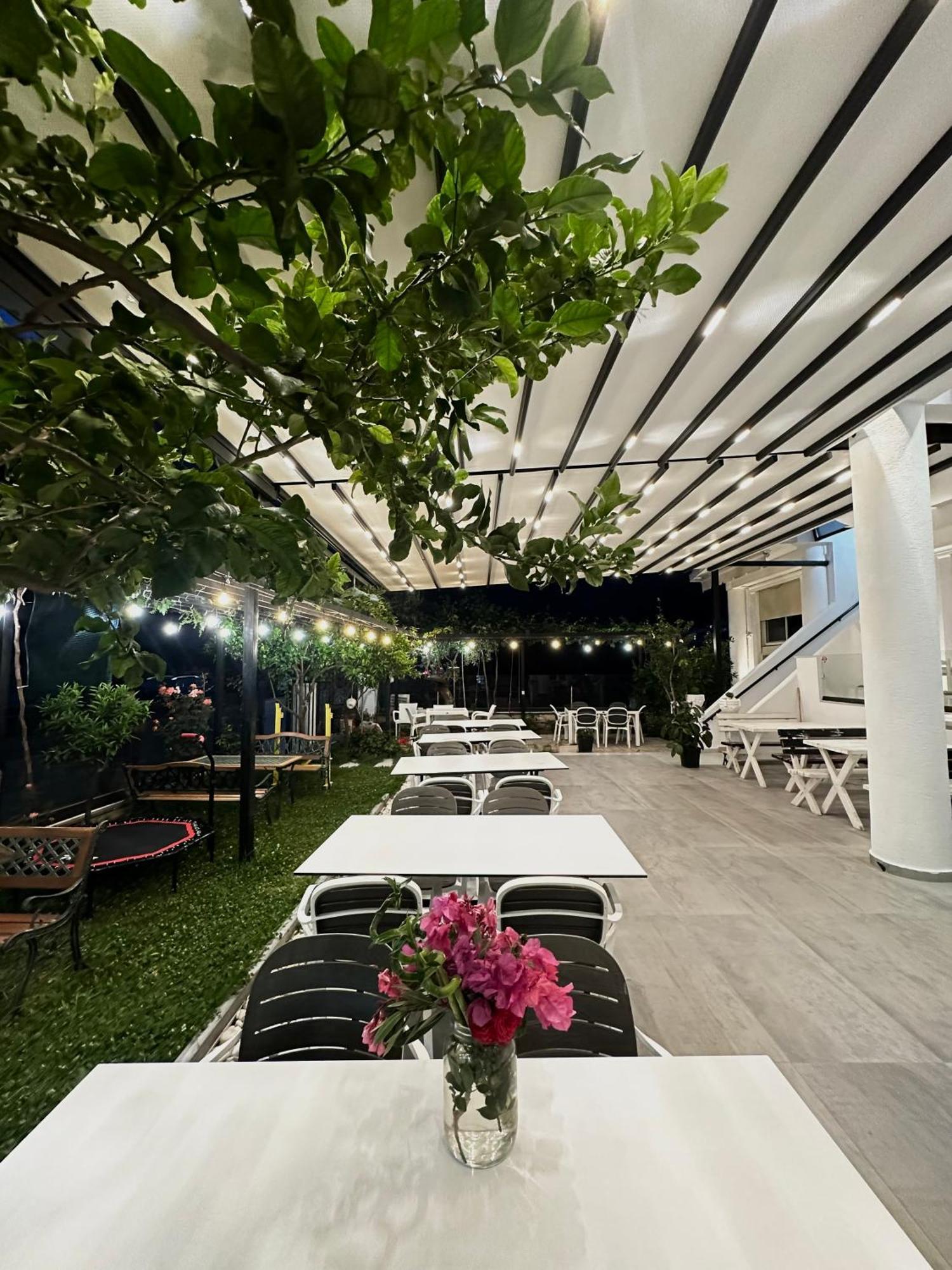 Hotel Kristal Borsh Kültér fotó