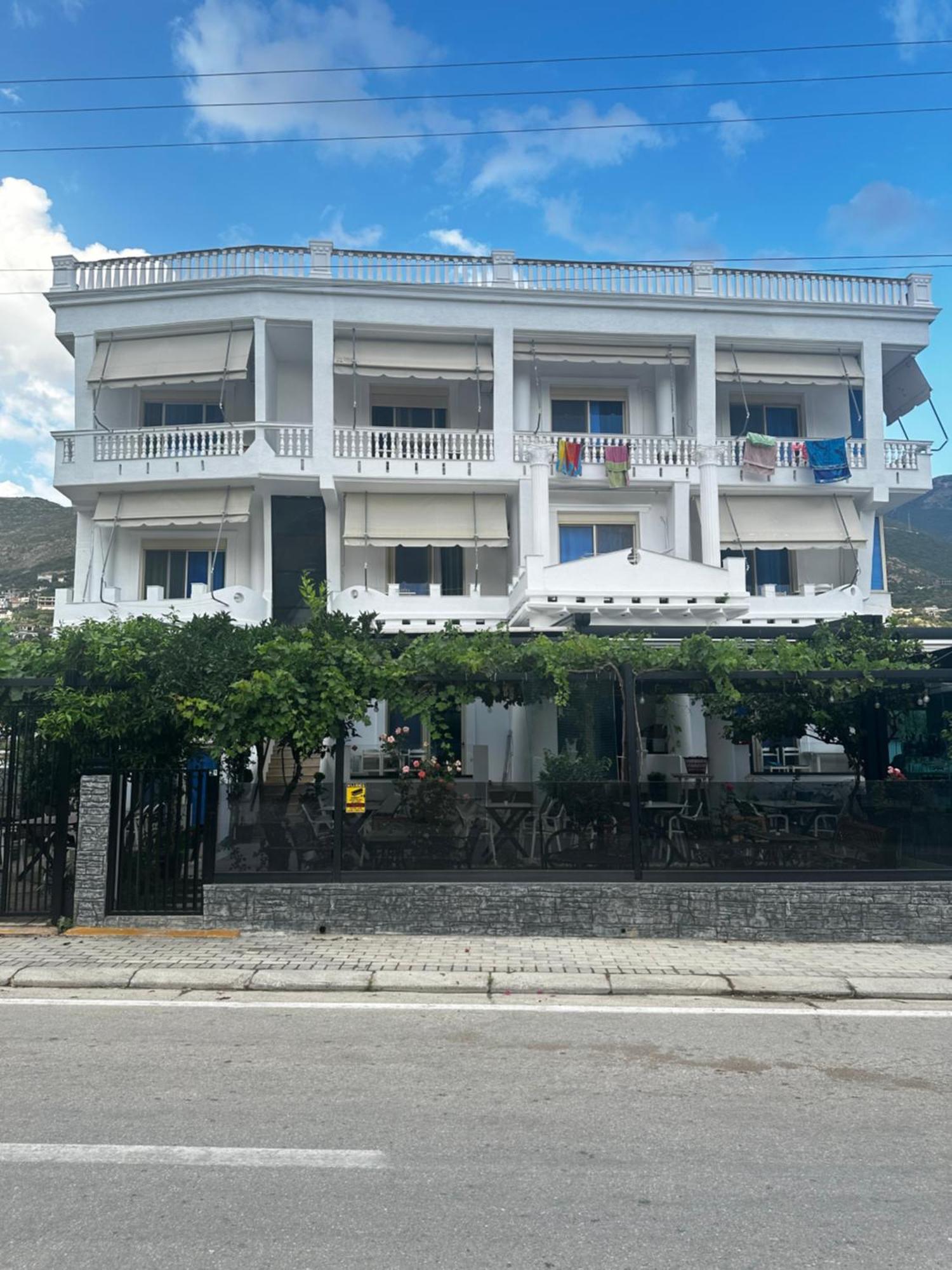 Hotel Kristal Borsh Kültér fotó