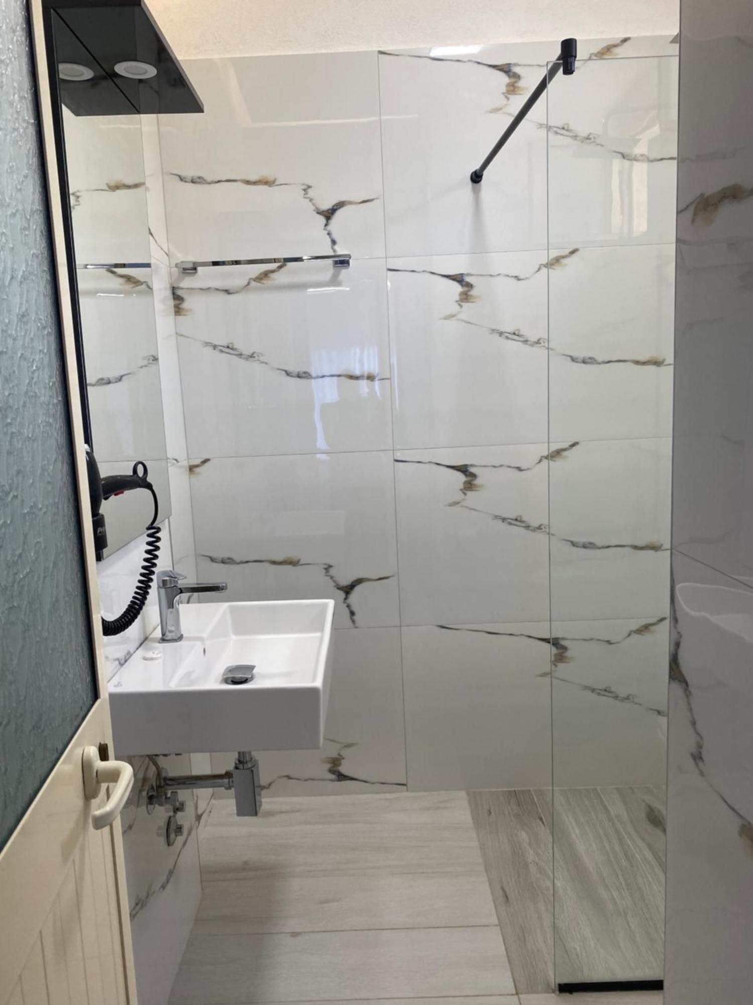 Hotel Kristal Borsh Kültér fotó